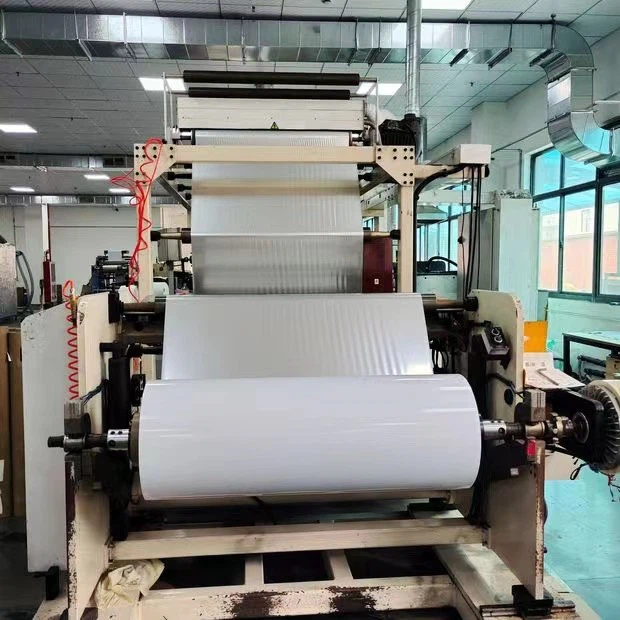 Top Coated DT Paper CTF28 CTF28U Freezing Glue White Liner Economic Label Adgesive Jumbo Roll High Quality Low Price